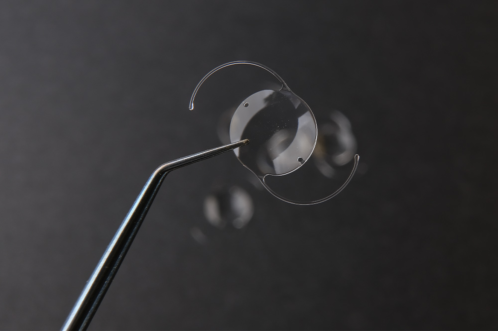 The Latest Advances in Cataract Lens Technology: Pros & Cons of Different Types of Lenses