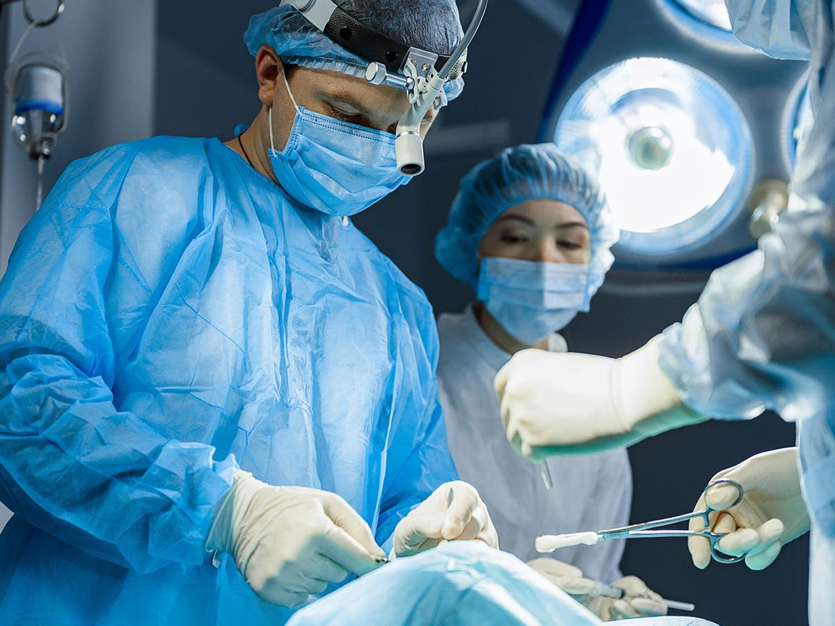 What Is Floppy Iris Syndrome and How Does It Affect Cataract Surgery?